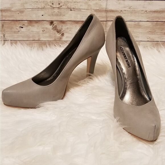 Gianni Bini grey leather heels - Picture 1 of 6